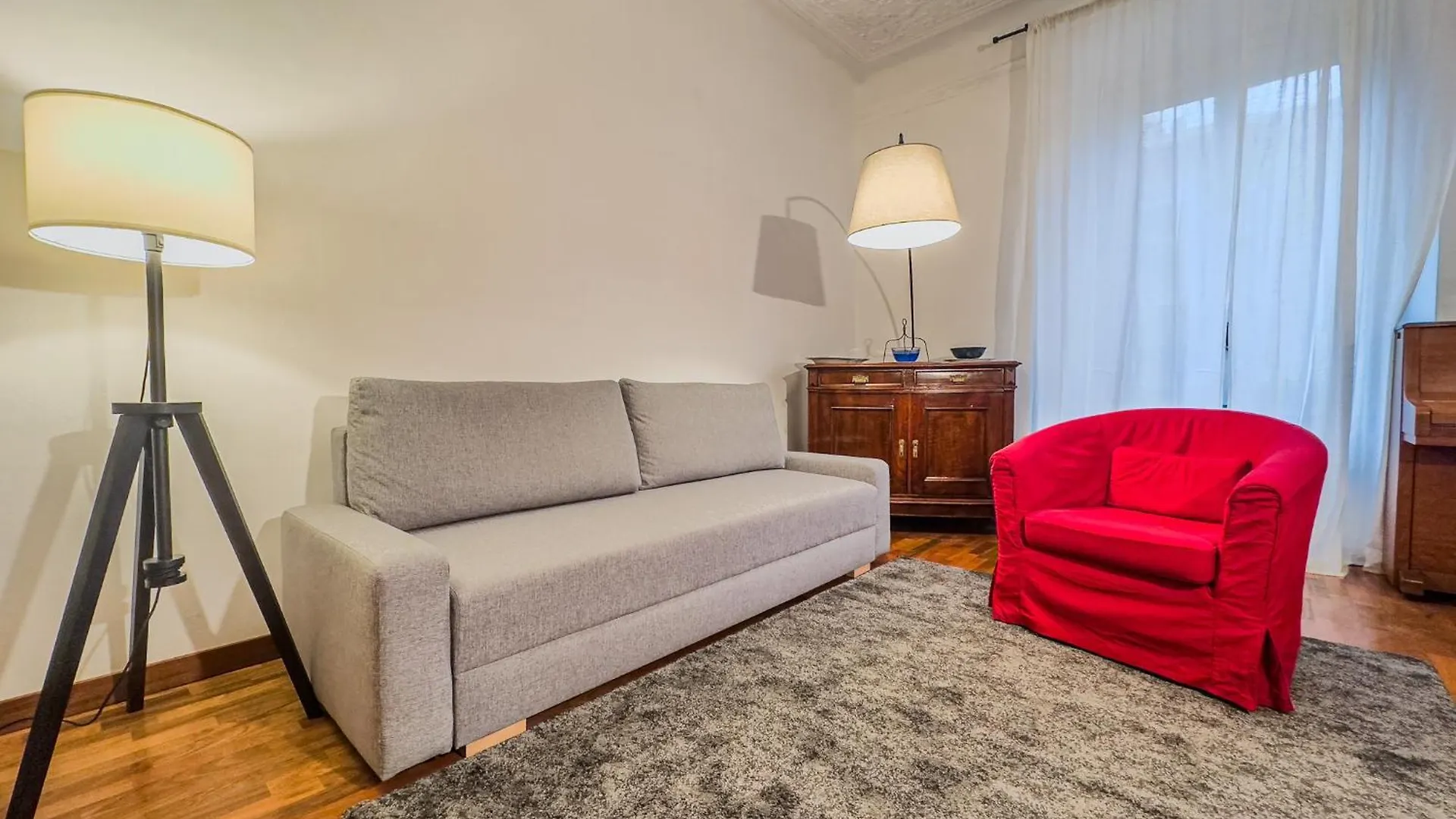 Isola District Milan Apartment
