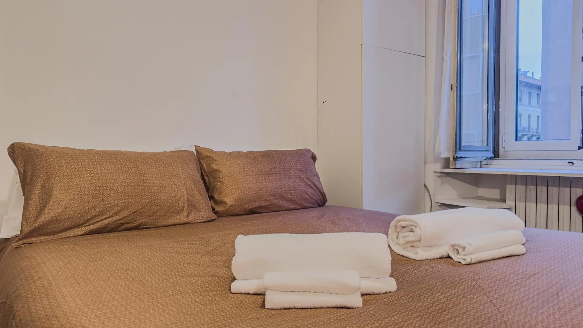 Isola District Milan Apartment